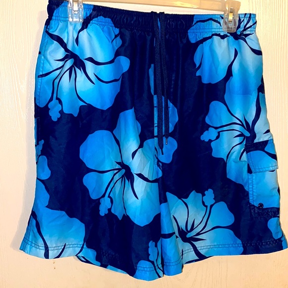 Men’s bathing suit trunks with pockets, never worn - Picture 1 of 4